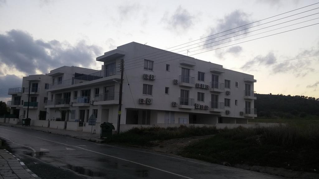 Palms Resort Apartments Alethriko Luaran gambar