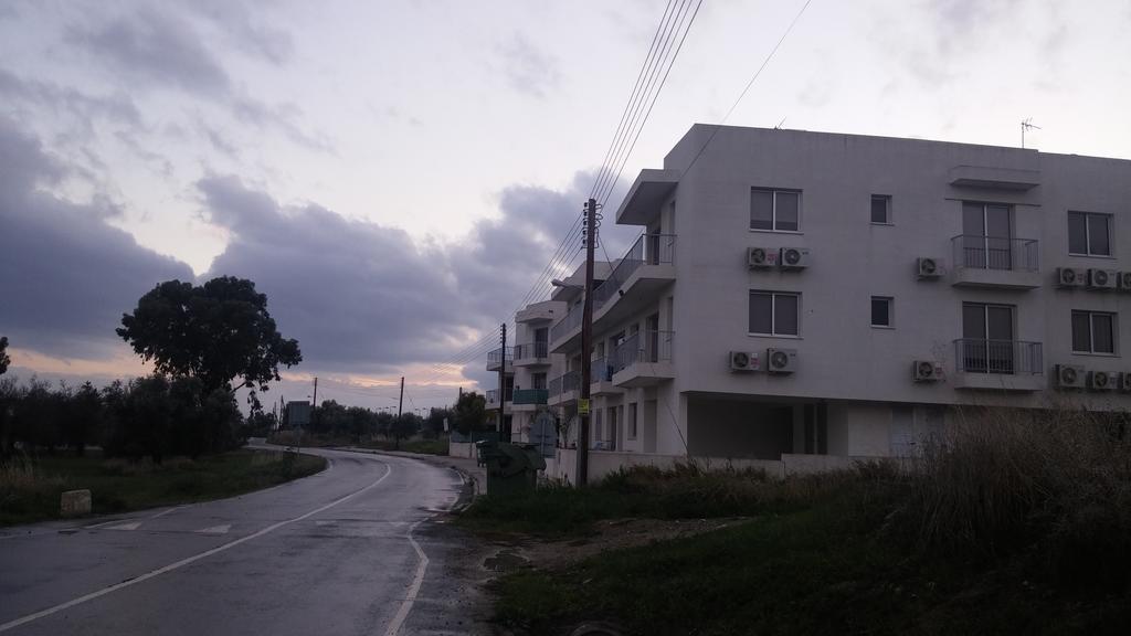 Palms Resort Apartments Alethriko Luaran gambar