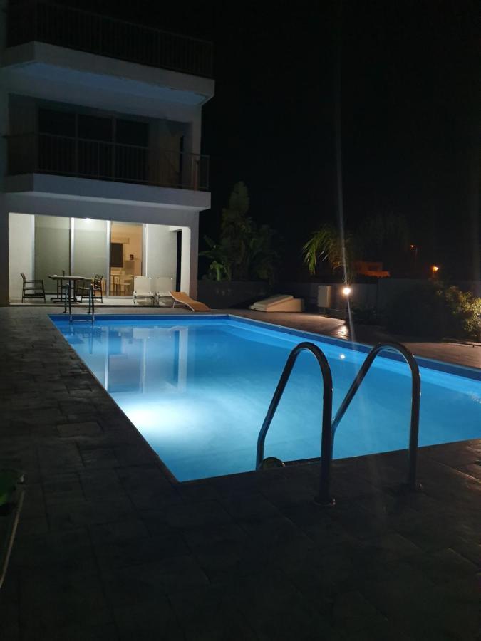 Palms Resort Apartments Alethriko Luaran gambar